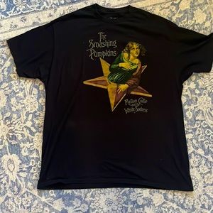 Men’s 2x Smashing Pumpkin’s t-shirt.